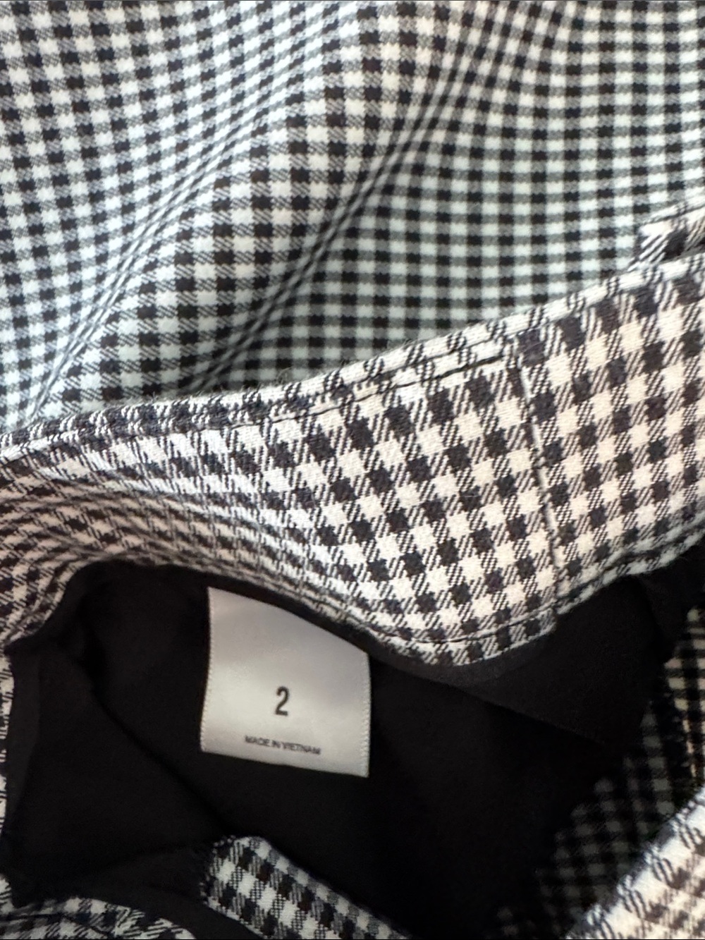 Express High Waisted Black & White Gingham Women’s Shorts - Picture 3 of 4